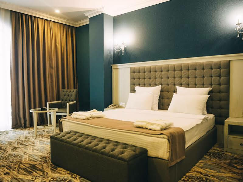 Emerald Suite Hotel Baku Ngoại thất bức ảnh